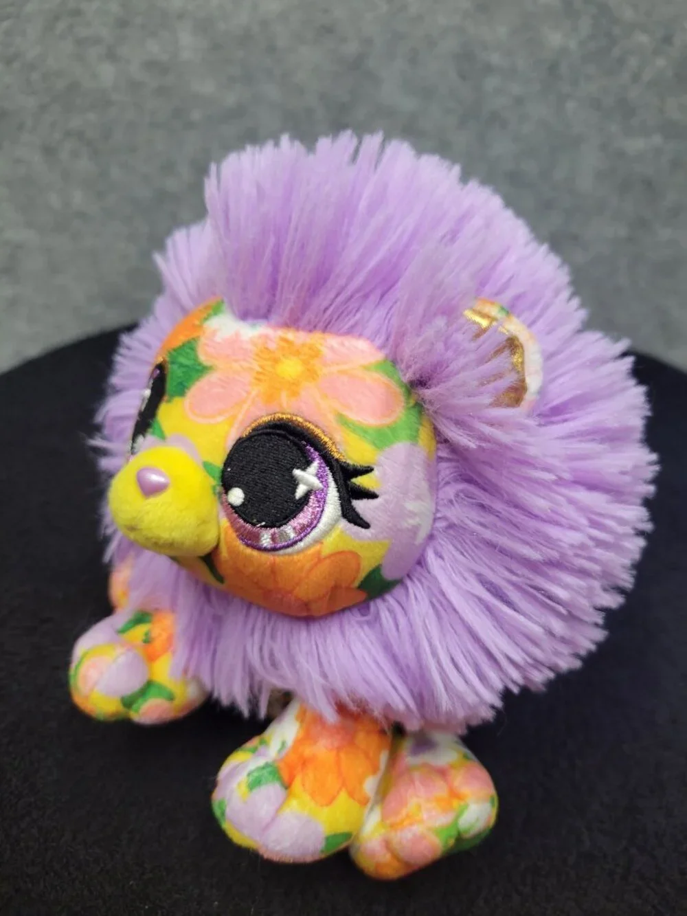 Gund Plushes Farah Meadows lion  good condition